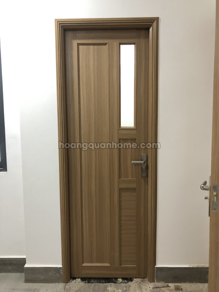 cửa nhựa composite chống nước khách sạn ven biển