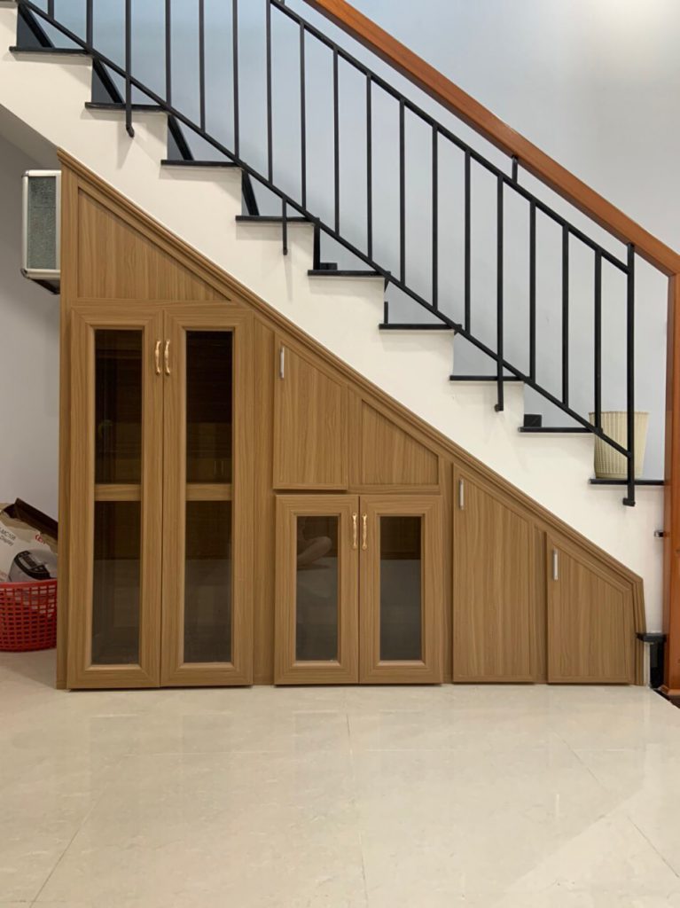 Tủ bếp nhựa chữ U hiện đại biệt thự