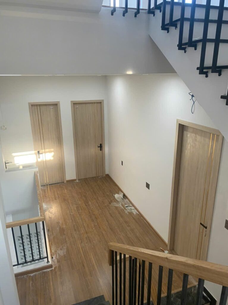 cửa composite bị xệ