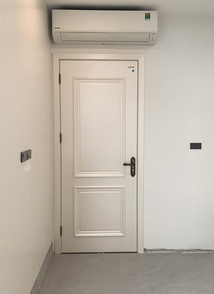 Cửa composite trắng vòm khổ rộng